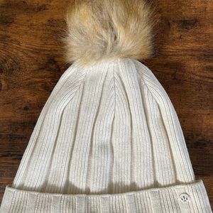Lululemon Pom Perfection Beanie *soft velour
